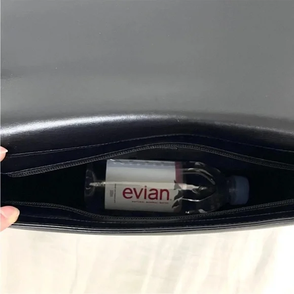 Gucci Black Leather Shoulder Bag - Picture 13 of 16